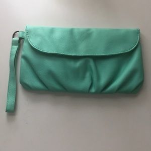 Large wristlet